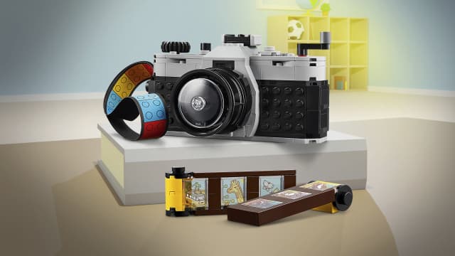31147 Retro Camera V29