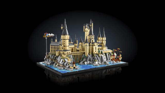 76419 Hogwarts™ Castle and Grounds V29