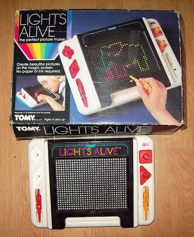 TM73672 TOMY LIGHTS ALIVE