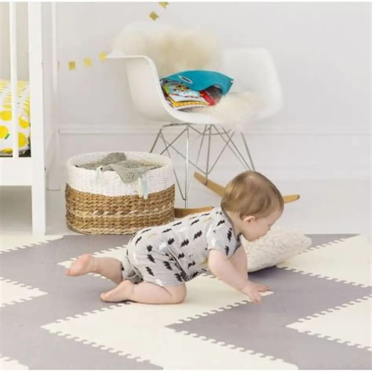 9N400110 Playspot Grey and cream