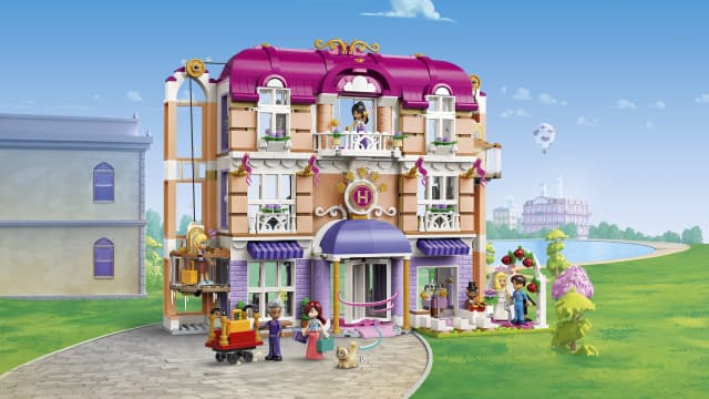42704 Heartlake City Grand Hotel V29 image