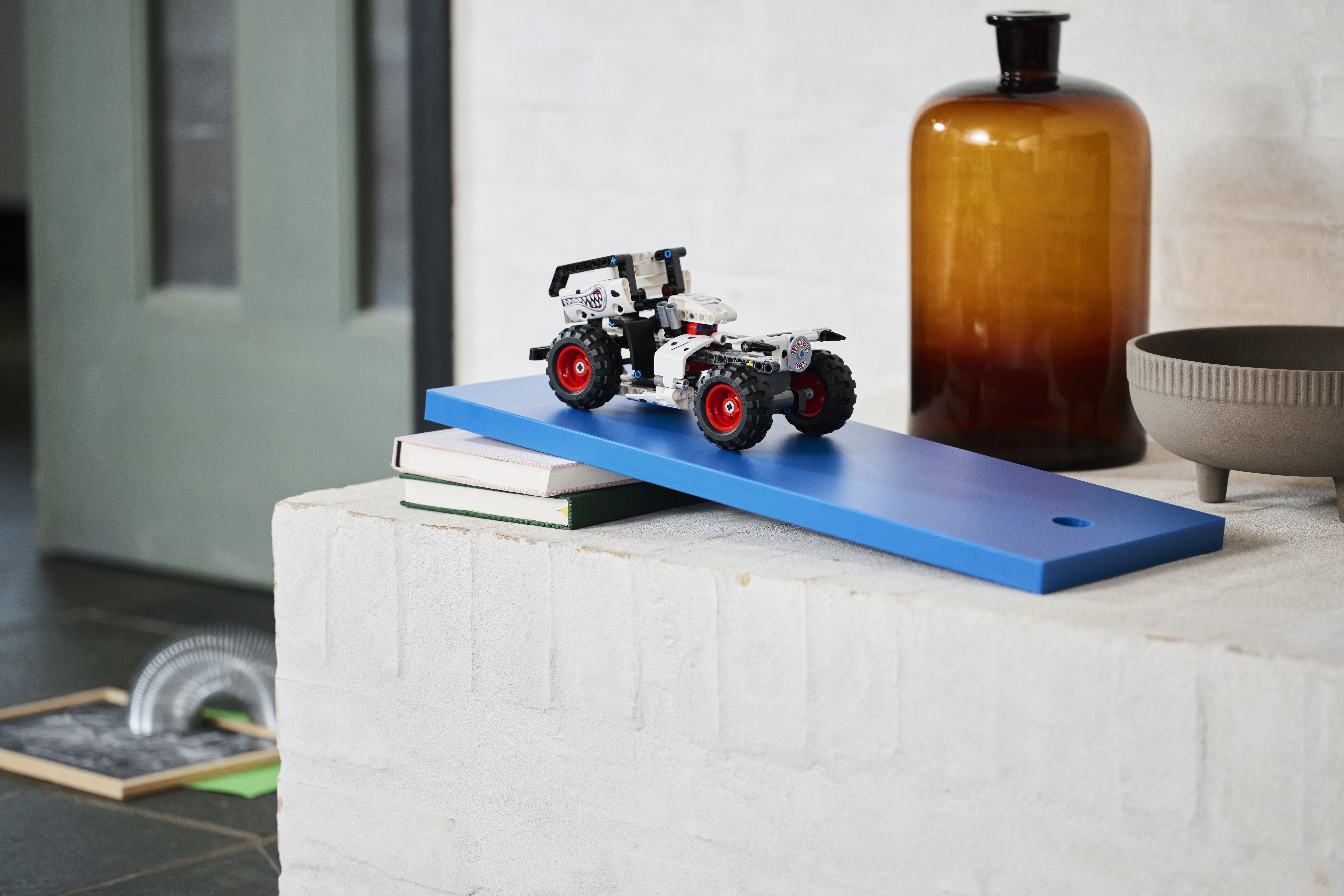 42150 Monster Jam™ Monster Mutt™ D.. F3 2