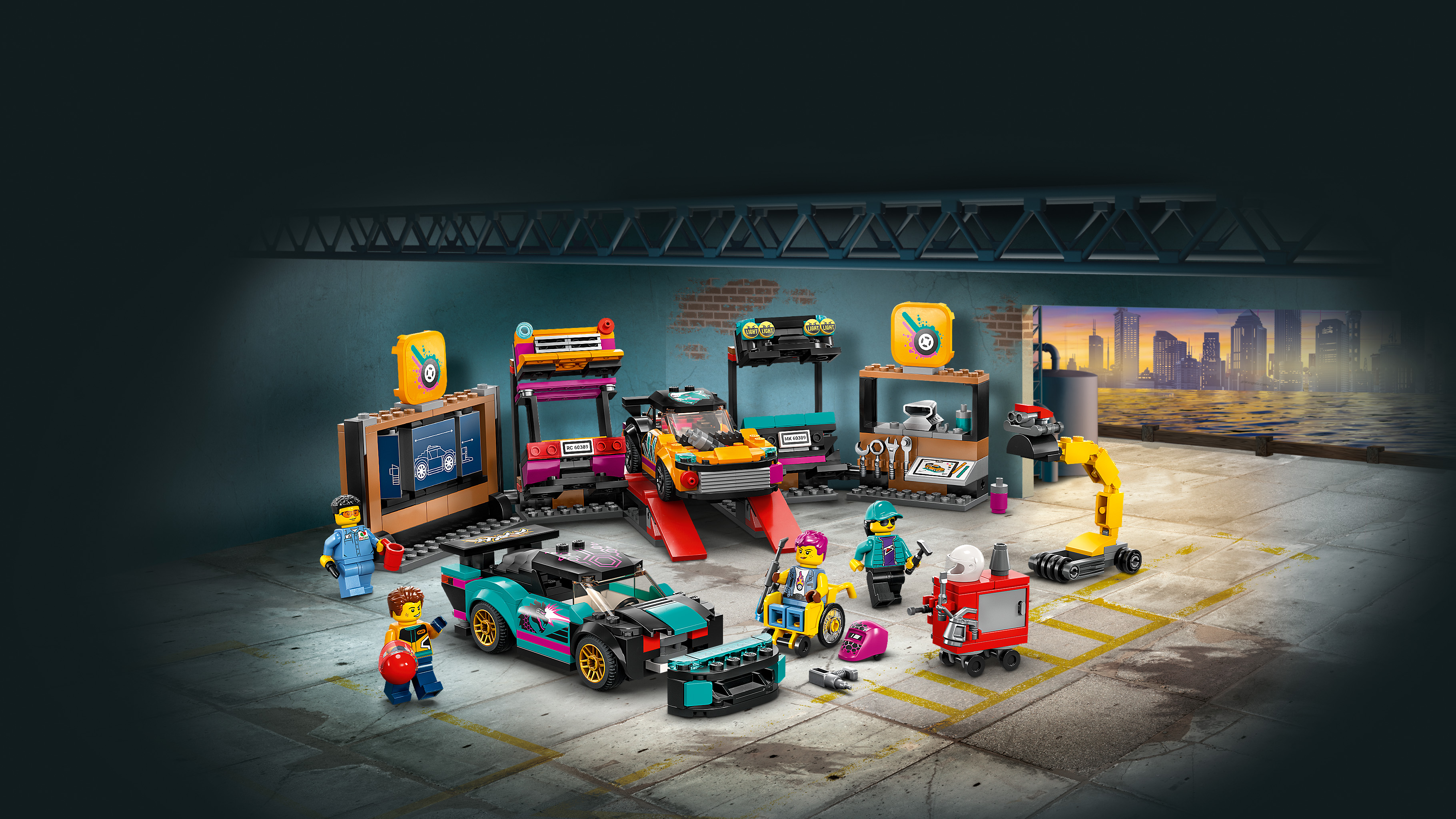 60389 Custom Car Garage  F1 1