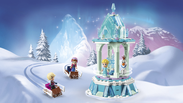 43218 Anna and Elsa's Magical Caro. 1