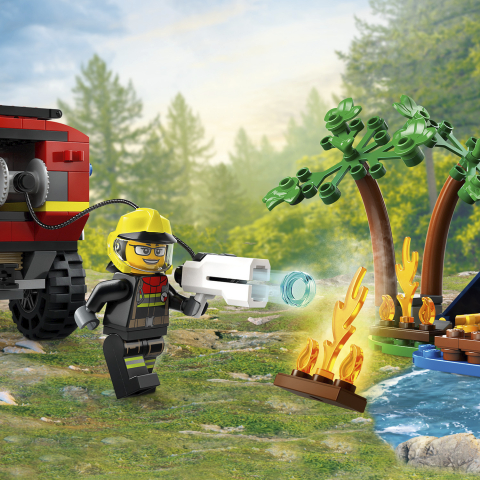 60412 4x4 Fire Truck with Rescue B.. F4 4
