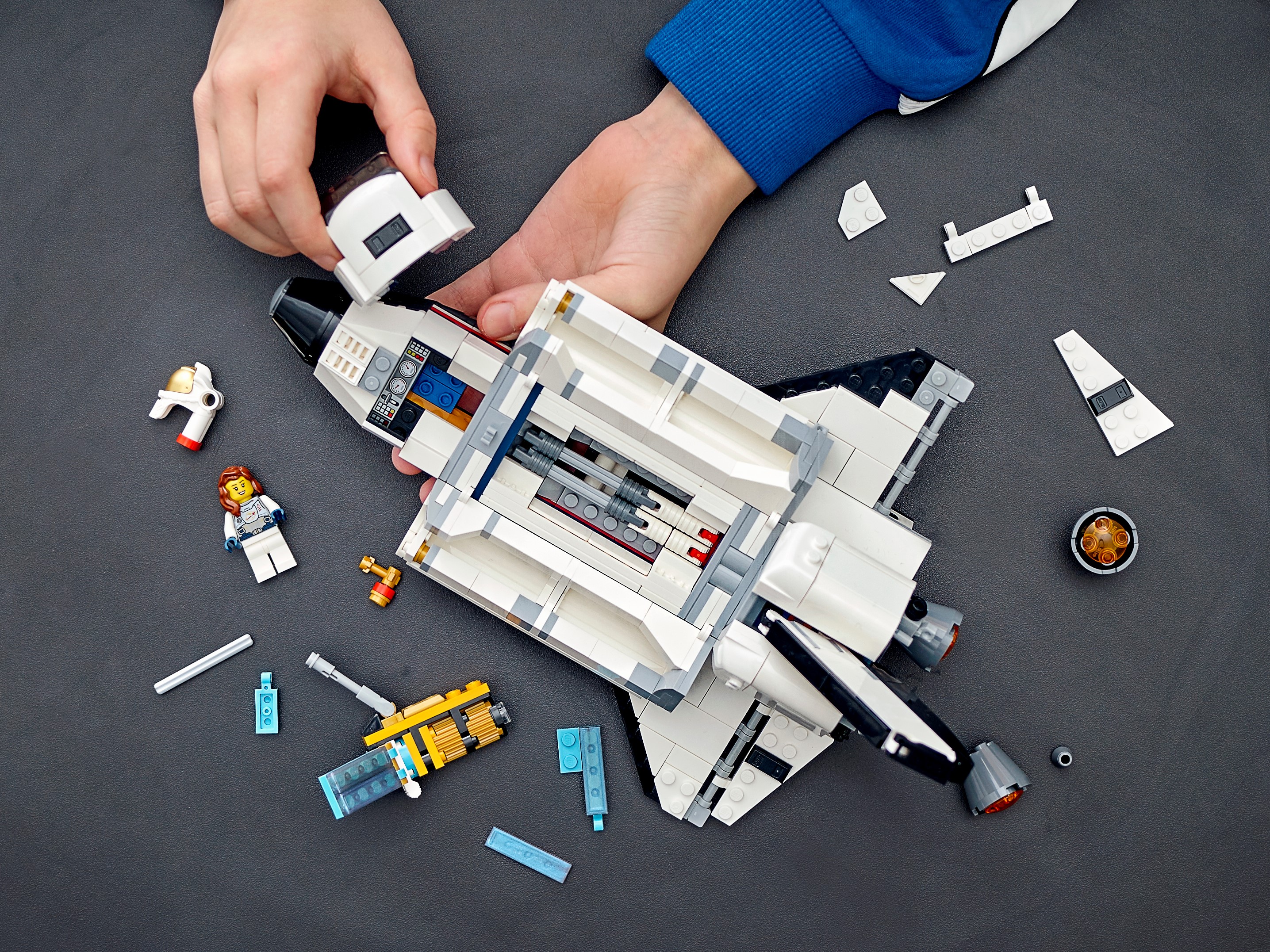 10422 3in1 Space Shuttle Adventure F8 3