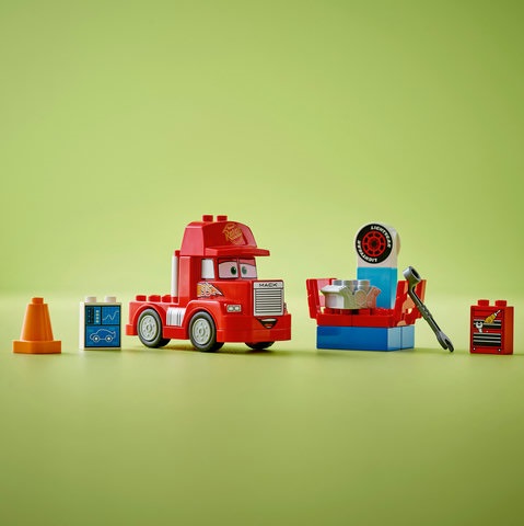 10417 Mack at the Race V29 2