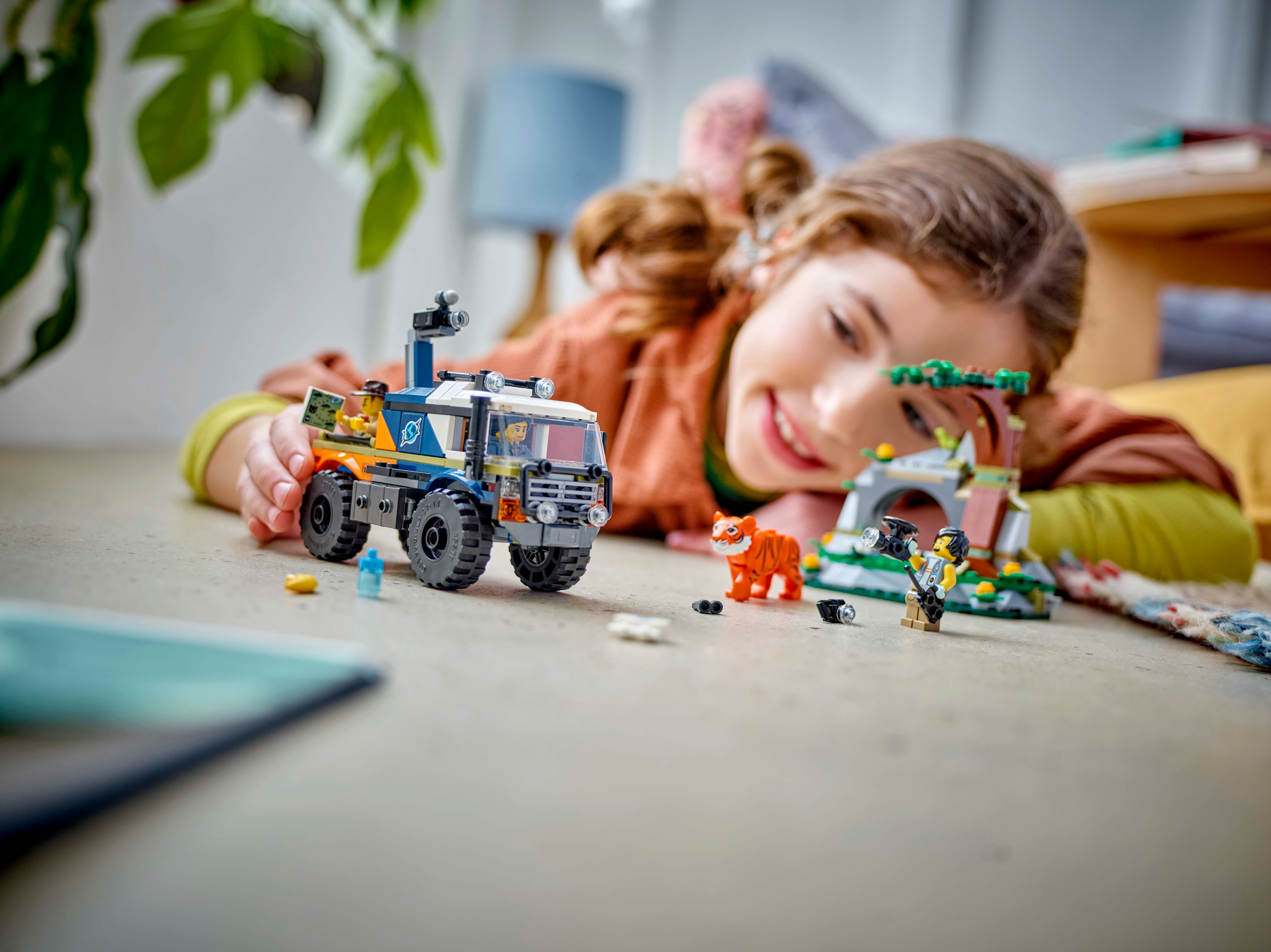 60426 Jungle Explorer Off-Road Truck F1 4