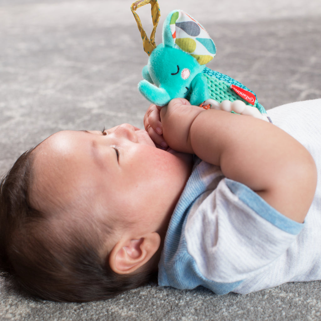 216318 Infantino Light & Chime Sensory Rattle Elephant 4