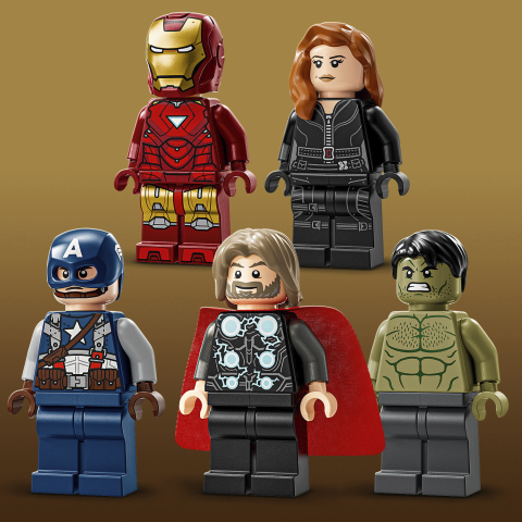 76313 MARVEL Logo & Minifigures 2