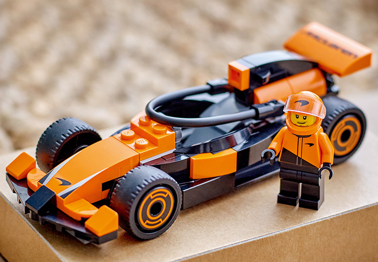 60442 F1® Driver with McLaren Race.. V29 3