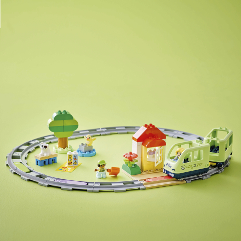 10427 Interactive Adventure Train F2 3