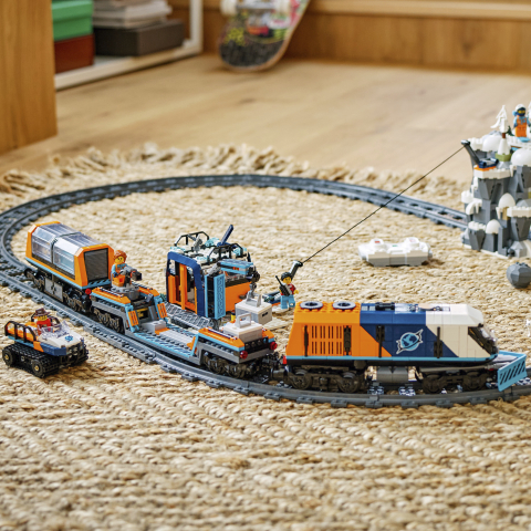 60470 Explorers' Arctic Polar Expr.. V29 2