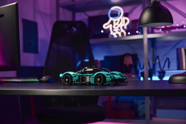 42208 Aston Martin Valkyrie V29 4
