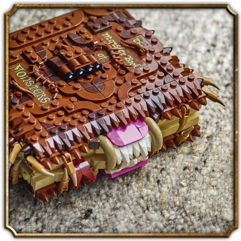 76449 Chomping Monster Book of Mon.. V29 4