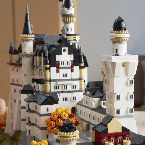 21063 Neuschwanstein Castle V29 4