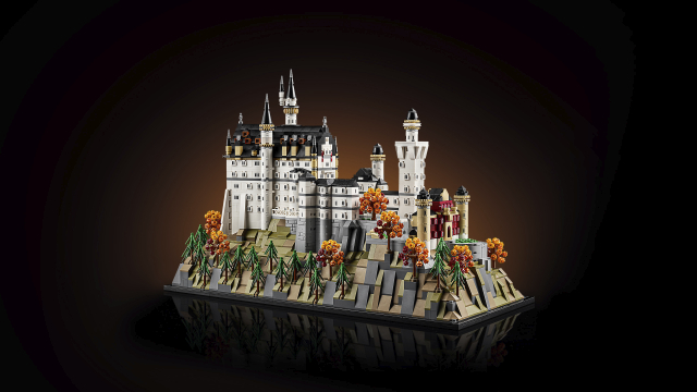 21063 Neuschwanstein Castle V29 1
