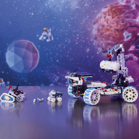 42211 Lunar Outpost® Moon Rover Sp.. V29 3