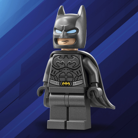 76304 Batman Forever™ Batmobile™ V29 3