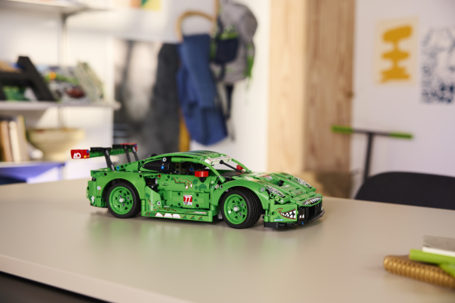 42224 Porsche 911 GT3 R REXY AO Ra.. V29 2
