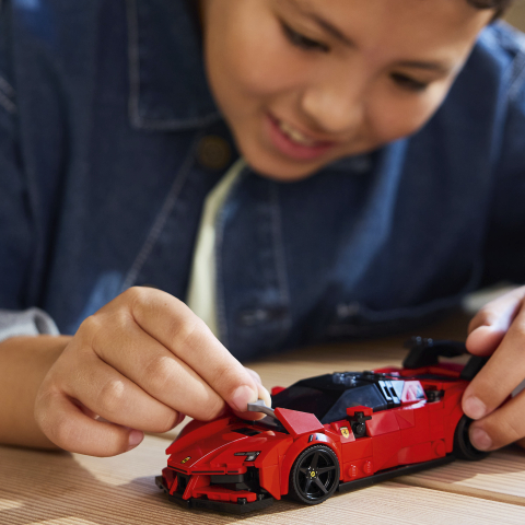 77254 Ferrari SF90 XX Stradale Sports Car 2