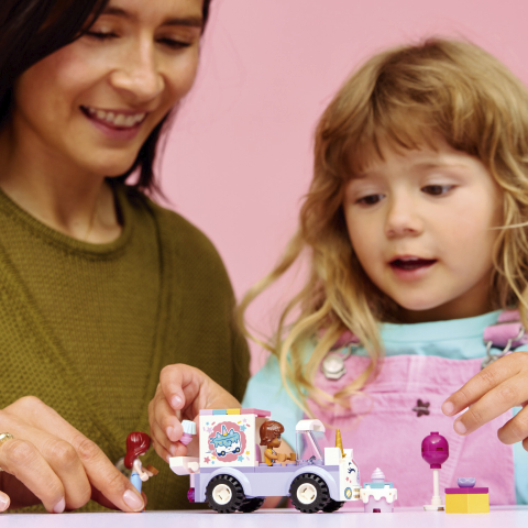 42675 Unicorn Cake Delivery Car V29 4