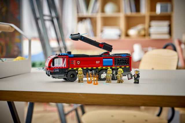 60499 Airport Fire Truck 4