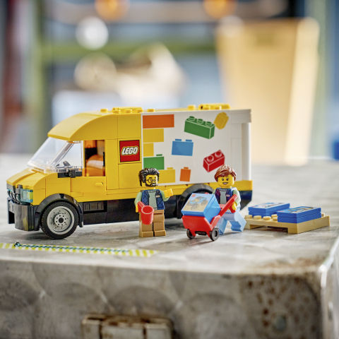 60500 The LEGO® Van V29 3
