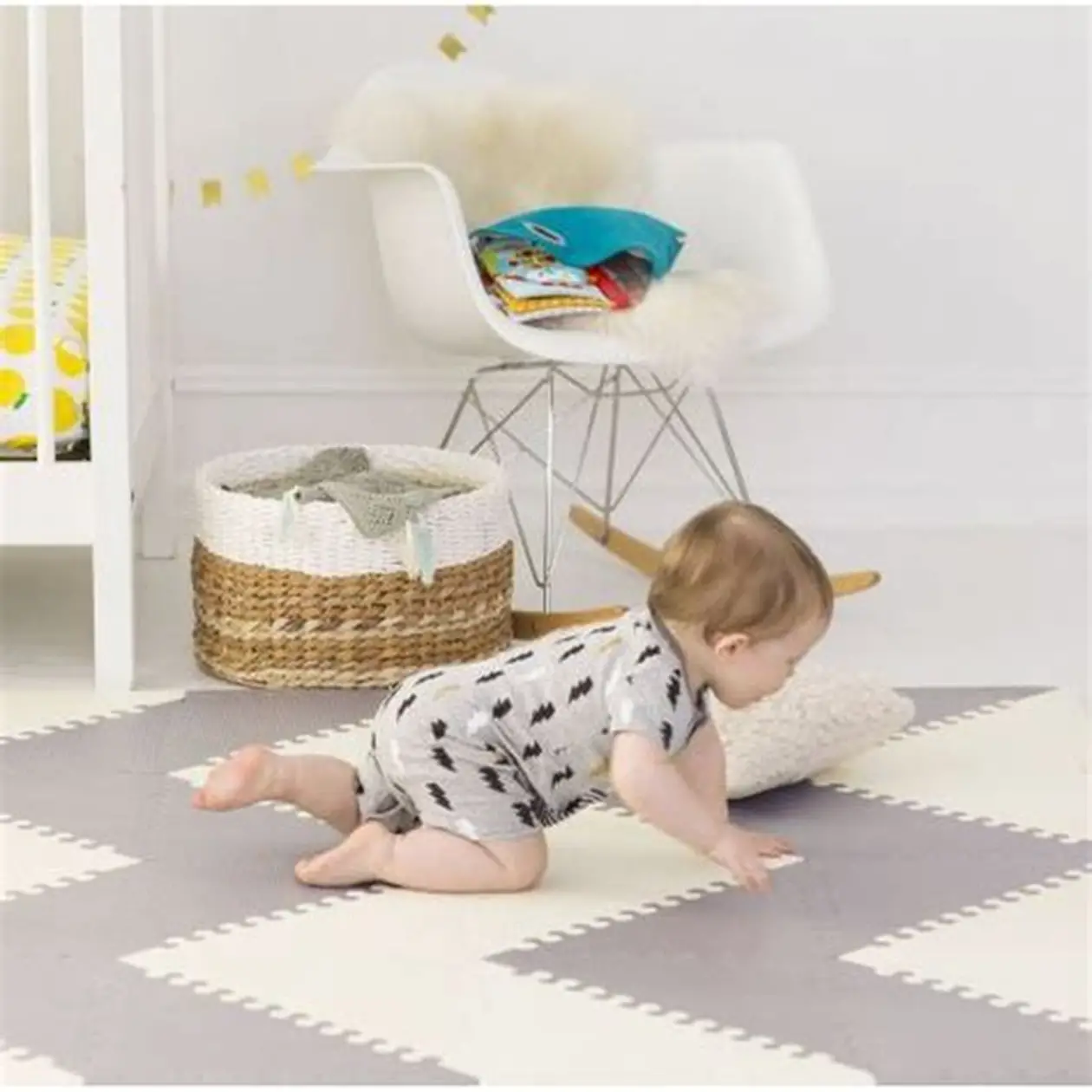9N400110 Playspot Grey and cream 1